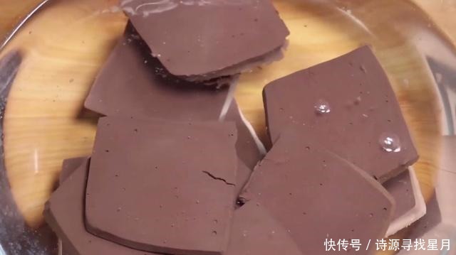 炒猪血时,牢记别直接下锅,多做这一步,猪血鲜香嫩滑没有腥味