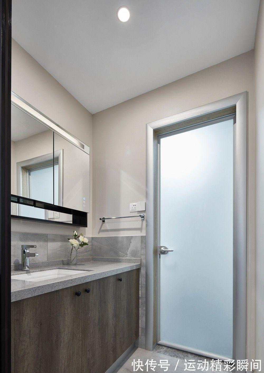 暖水澡|时尚现代三居室,用深灰色打造高级空间,完美体现业主的需求