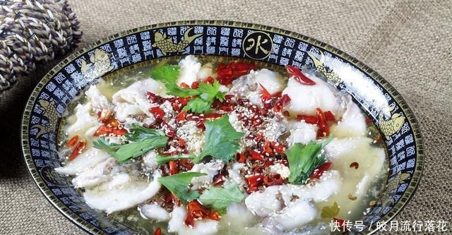 酸菜鱼要这样做,才鲜嫩,女士吃了美容美发