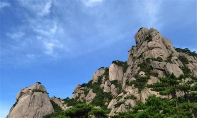 山东最美县城在泰安，这三座山一定要去爬，美态定位：泰麓花果