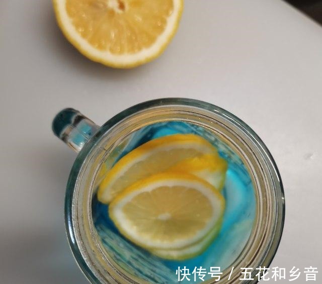 柠檬|蜂蜜柠檬冷泡茶，解渴又解暑，酸甜好喝！