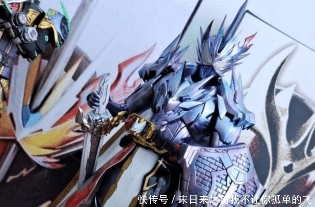 黑白|假面骑士：网友打造“星辰五帝龙”形态，手持黑白双剑，无比帅气