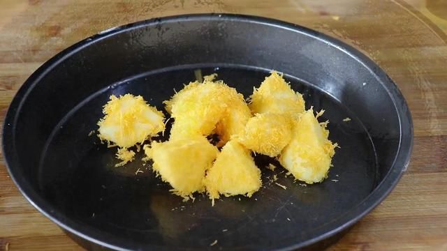 苹果这样做，孩子咋吃都不够，营养美味，上桌孩子一口一块