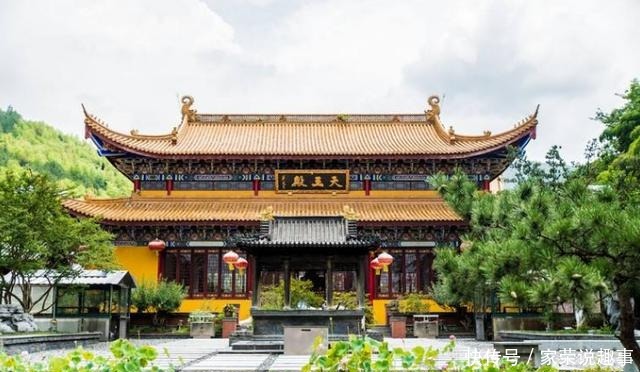 当作|朱元璋夜宿寺庙，被人当作强盗，住持；此人深不可测