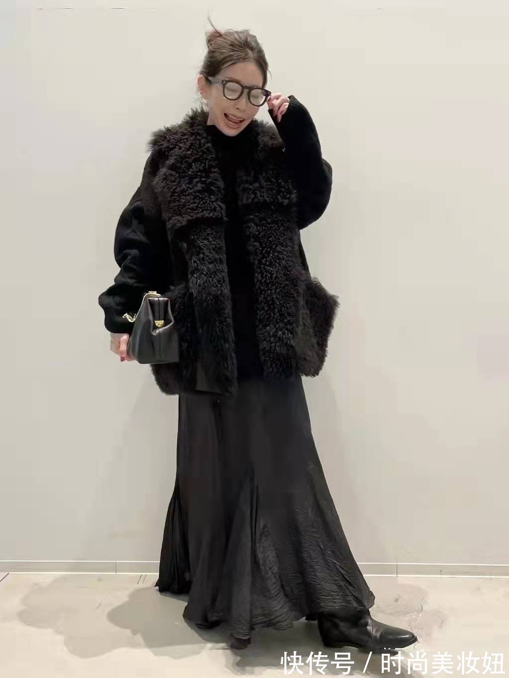 休闲裤 越简单越显气质,看完“日本主妇”的搭配就懂了,轻松打造好气色