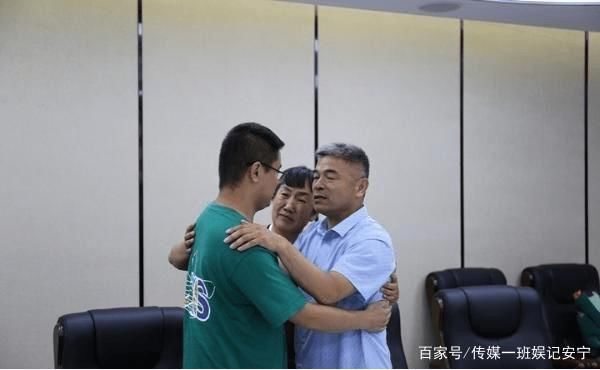 金庸|金庸《射雕》走进现实，郭新振被网友斥责认贼作父，他错在哪了