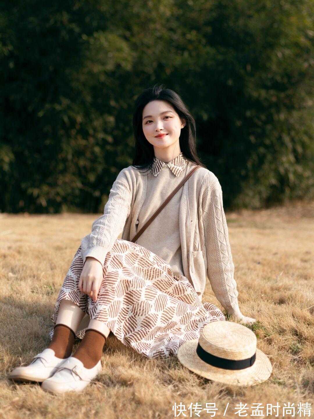 半身裙|小个子女生初春该穿的小裙子? 看看2022年款,这2款可能更适合你