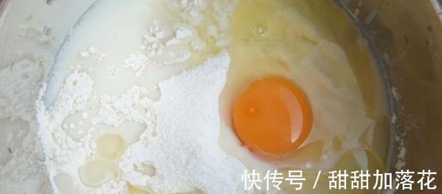 椰香浓郁的奶香椰蓉小面包，零失败简单又快手，好吃到停不下来！