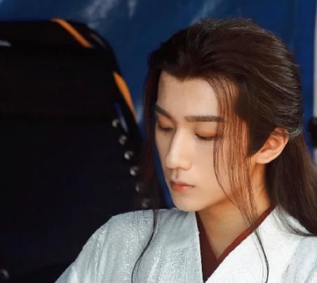 漆培鑫 李宏毅新剧将播,《陈情令》两大主演都沦为他的配角,多大来头?