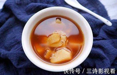 姜汁|六旬老太每天一碗生姜水,皮肤宛如30岁,路人都追问原因