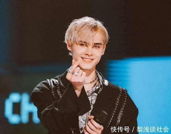 龚俊与《创4》利路修组CP,两人同是打工人,真是太搞笑!