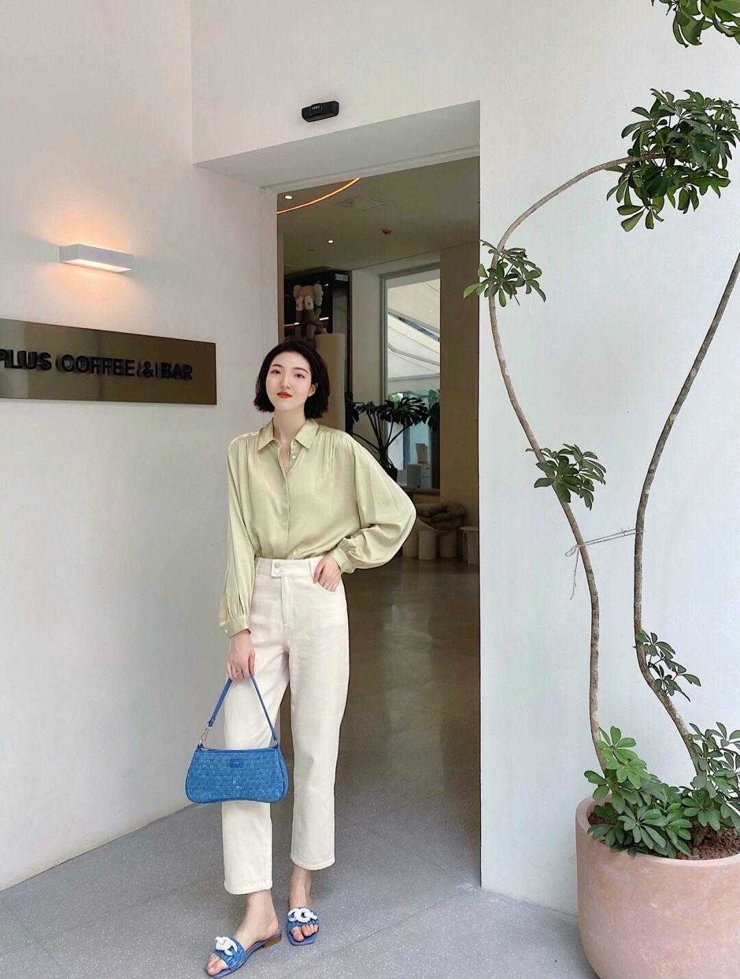 碎花裙|清新减龄的初秋穿搭,懂得配色气质更高级,这三种配色显白又抢眼