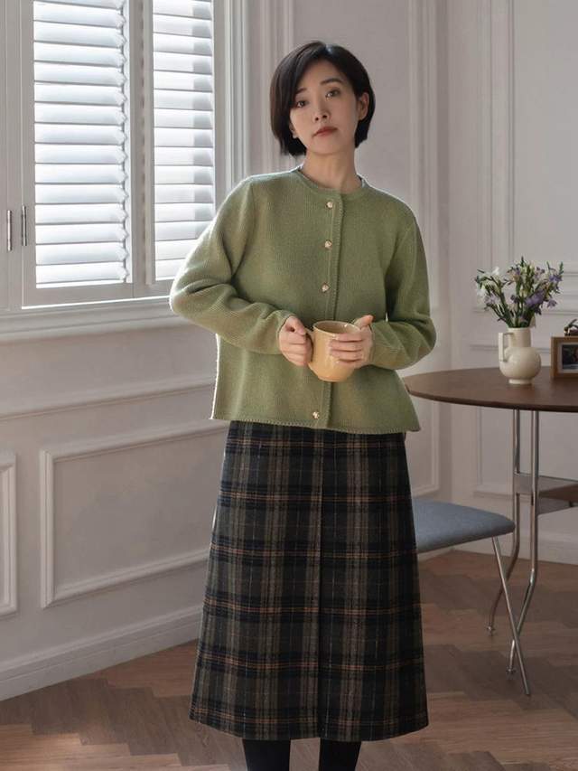 半身裙|步入中年后要学会的“针织衫”搭配,看这位博主就够了,chic优雅