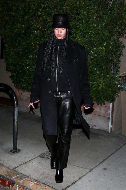  圈粉|初冬被黑色大衣圈粉了，学会时尚的搭配，让你在冬天也是一枝花