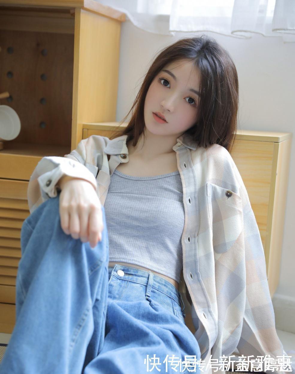 性感|花季少女告诉你什么是清纯的性感，吊带背心牛仔裤穿出不一样的美