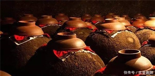 史上第一酒鬼:被妻子扔装满酒的缸里,3天后妻子看酒缸哭红了眼