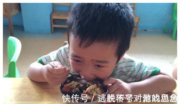 睡前|7岁男童连续2年睡前喝牛奶,身高仅114厘米,医生,愚蠢害了