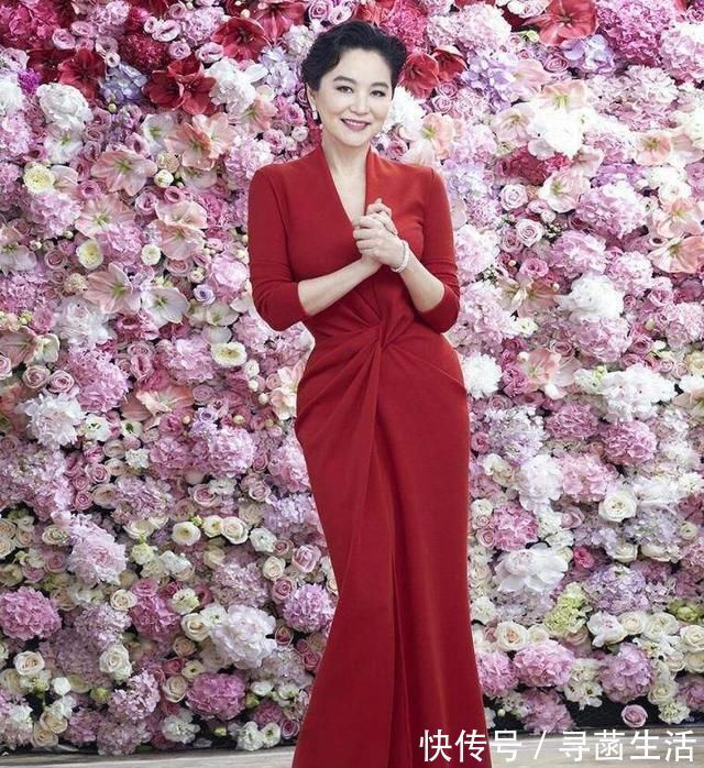 书法!“东方不败”林青霞的书法功底颇深,字迹洒脱大气,有启功体气息