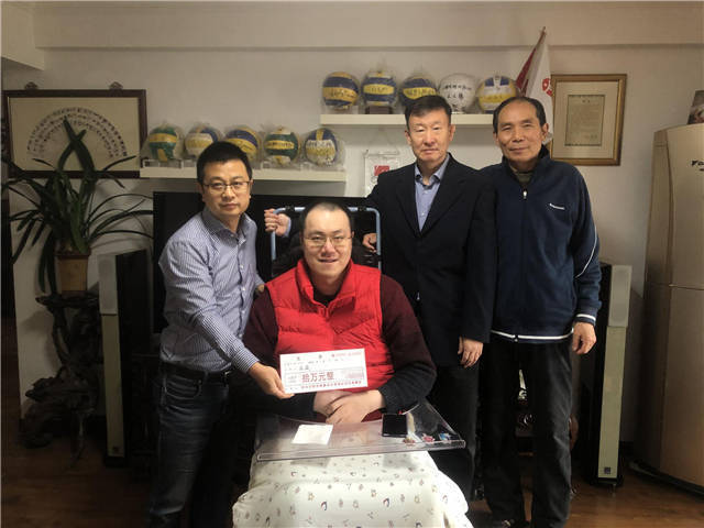 东京奥运|男排汤淼获“慰问金”!瘫痪15年向领导哭诉,女儿已5岁像爸爸