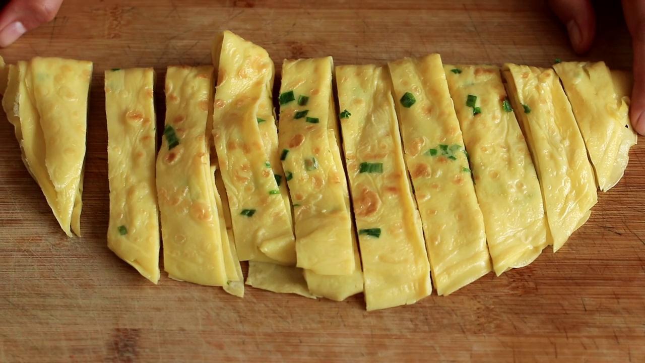 面粉最解馋的做法,10分钟搞定早餐,我家一周吃4次,营养又美味