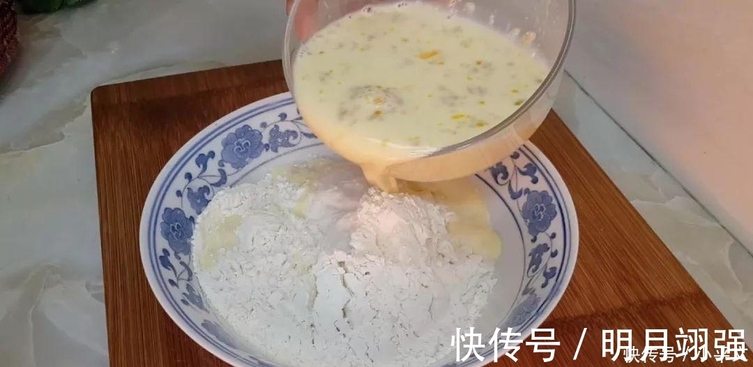 面粉还能这样做,不用一滴水,比面包火烧都好吃,老婆3个不够吃
