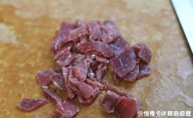 人参香|失眠的人要多喝“它”，坚持一个月，晚上睡得香睡得稳，一觉天亮