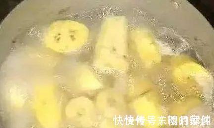 香蕉|夏季外婆每天用香蕉煮水喝，坚持一个月后，身体发生了以下的变化
