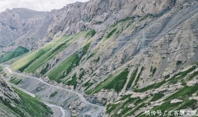 横跨崇山峻岭，穿越深山峡谷，独库公路“纵贯天山的景观大道”