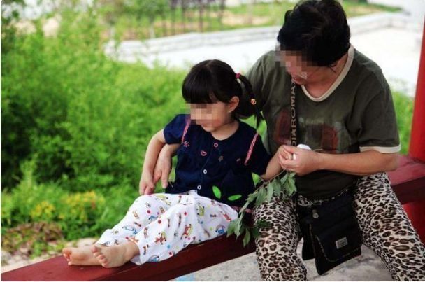 独生子女|“总来我家蹭饭羞不羞？”姥爷逗外孙，孩子的童言稚语让老人心寒