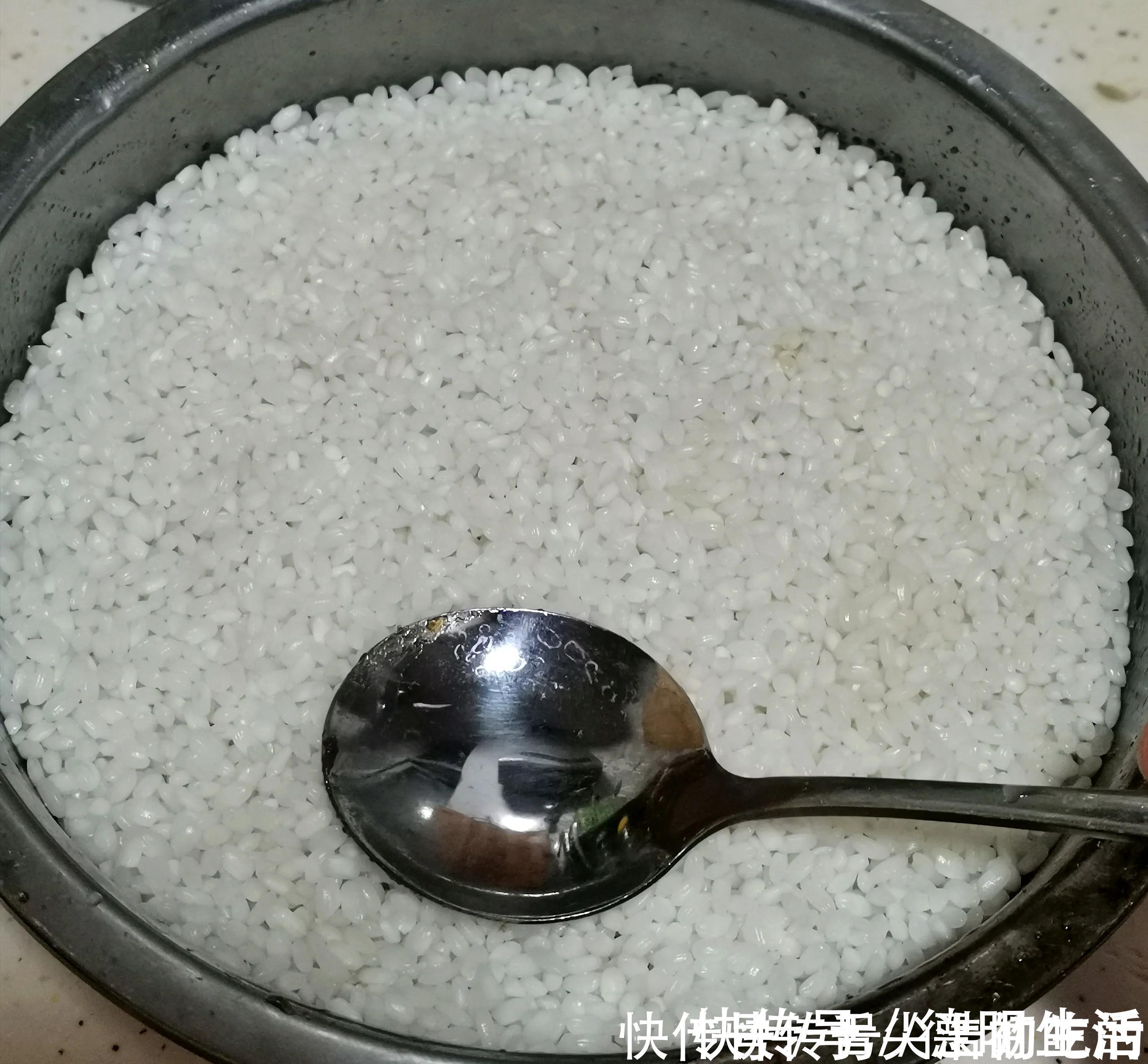 糯米饭的好吃做法,软糯香甜,超级美味,大人小孩都爱吃
