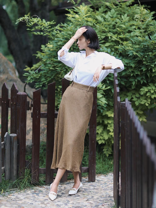 适合职场穿的“衬衣”穿搭灵感：学会这几种“法式”搭配法