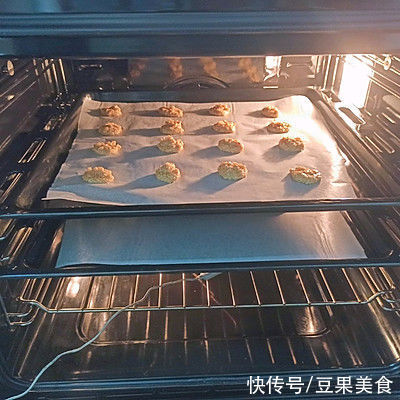 白芝麻|#一口新年味，全家享佳味#蕾丝瓦片