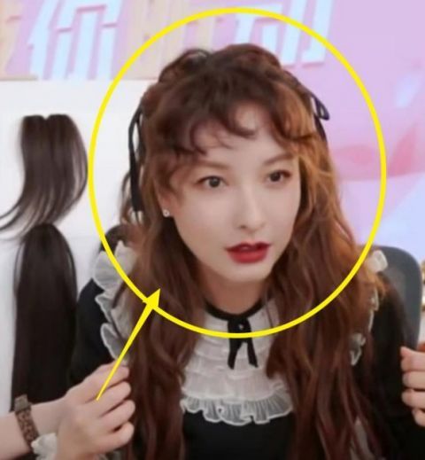 吴昕薇娅直播,网红和明星同框差距大,我被吴昕38岁的状态惊艳了