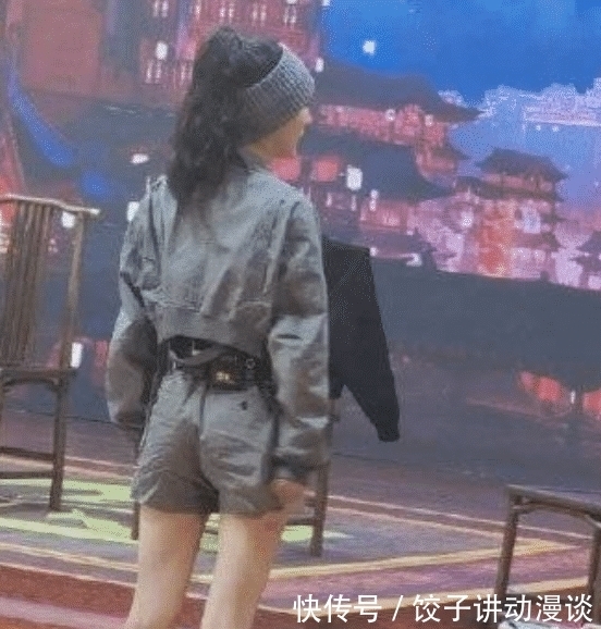 路透社|杨幂录新综艺被拍，衣服造型太酷了，无美颜下的腿围真是让人傻眼