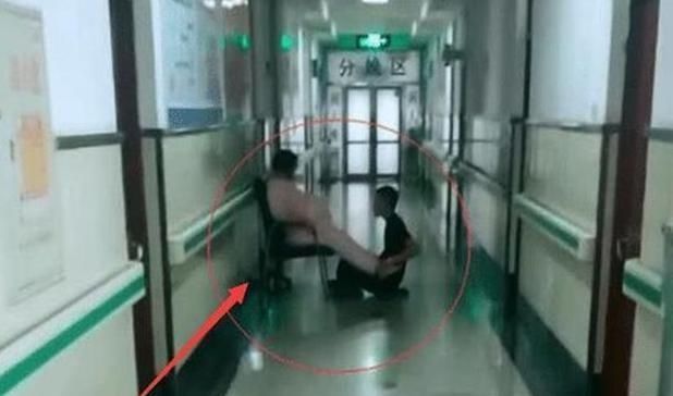 举动|宝妈分娩前阵痛难忍，“最暖丈夫”下意识的举动，网友不淡定了