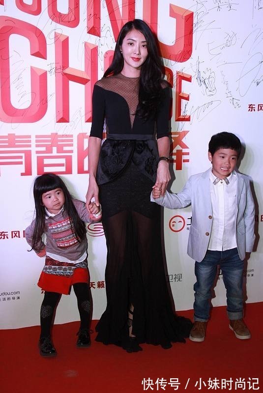 裙装|吴速玲“带娃”走红毯，身着一袭黑裙妩媚大气，曹格真是赚到了