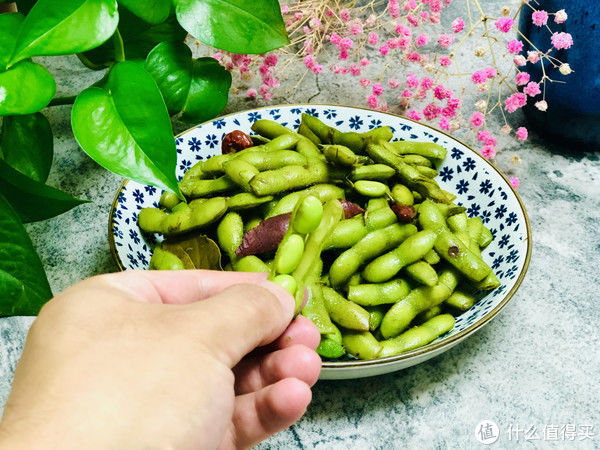鲜嫩|烧烤店师傅透漏：煮毛豆多加一步，颜色翠绿还入味儿，想不香都难