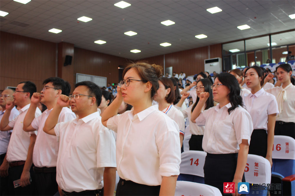 王芮|“青蓝”结对共成长 青岛大学城阳附属中学师生同庆教师节