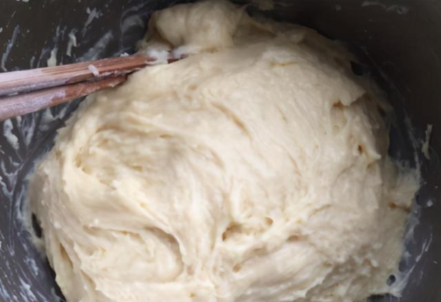 面粉这做法最好吃了,香酥松软且各个鼓起,比油条好吃更好做