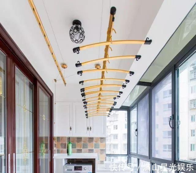 同样是一个阳台,别人家的阳台这样装,真是漂亮又实用