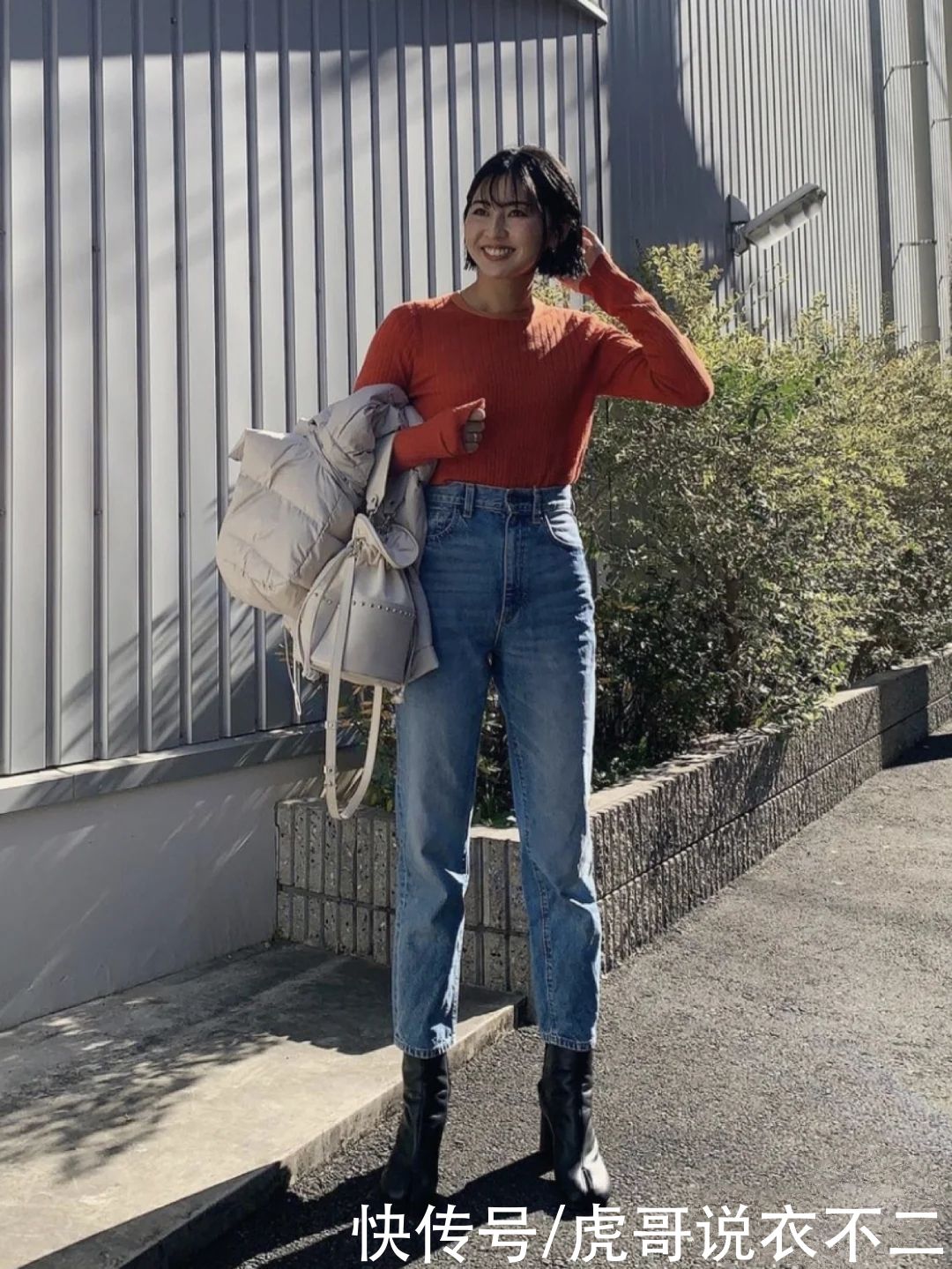 日本圆脸宝妈真会穿，冬装时尚实用又显瘦，带娃也能貌美如花