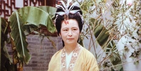 红楼梦元妃其实想赐婚宝黛,无奈王夫人从中作梗!