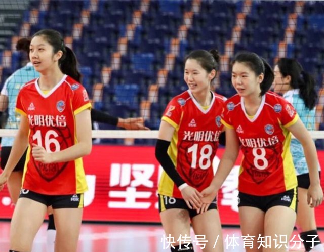 训练营|中国女排革新,想成正式队员更困难,学习美国女排,郎平说得没错