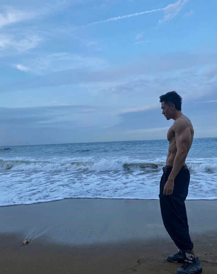 35岁肌肉大男孩, 三分练七分吃, 看他的伙食就知道为啥又高又壮了