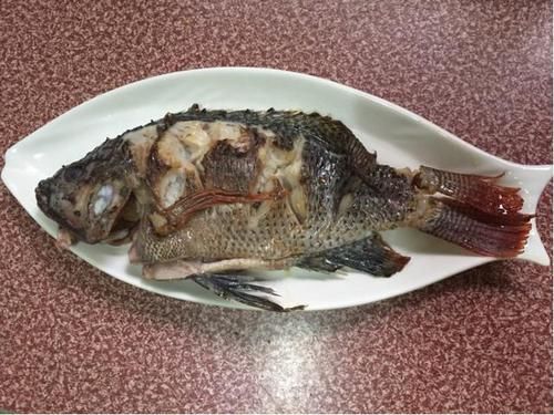 鲫鱼|鲫鱼刺多不如吃它，1根大骨无小刺，1斤6元便宜还实惠