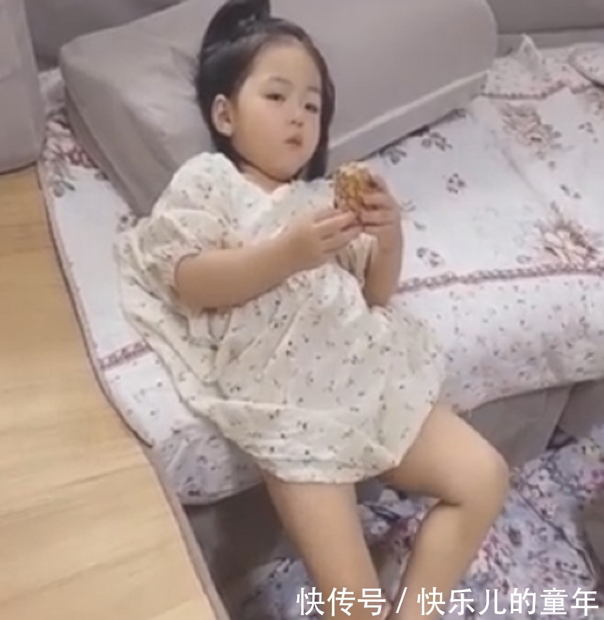 送女儿去乡下住了三天，小姨发来女儿视频，妈妈站不稳了