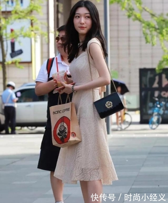 淑女范|裙装,尽显高挑的美女,穿出了恬静的淑女范