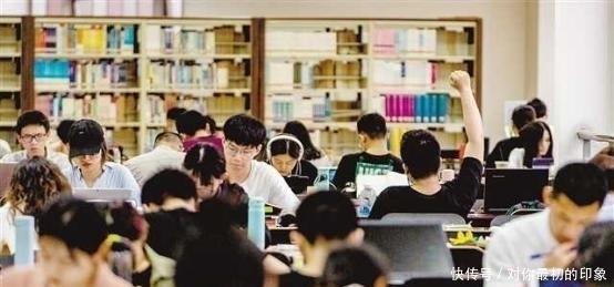 为什么很多大学生挂科和重修，却又说大学很轻松？辅导员给出解释