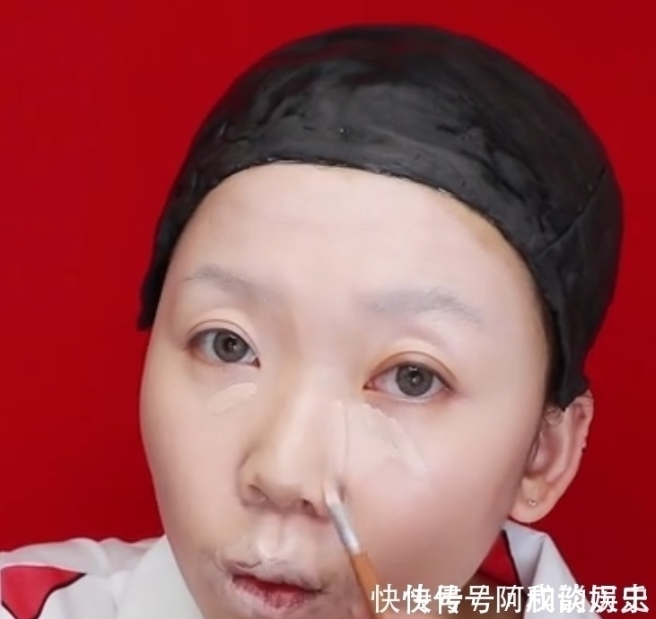 小姐姐|小姐姐仿妆蜡笔小新,开始操作很新鲜,看到最后这是成年版的吧
