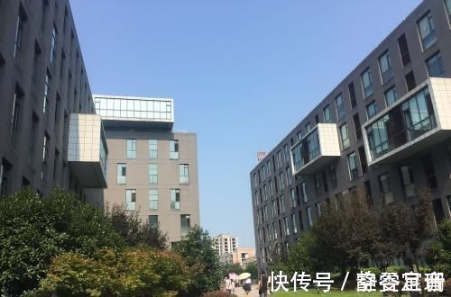 房子|买房时不顾全家反对挑一楼，装修设计成复式层，完工后都不吭声了